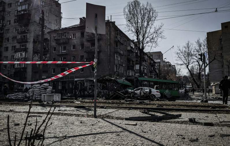 È avvilente non sentire un grido corale di condanna verso i morti di tutte le guerre